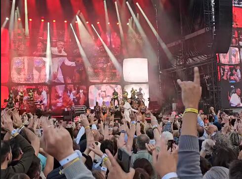 Un momento del concierto de Robbie Williams en el puerto de Málaga este miércoles