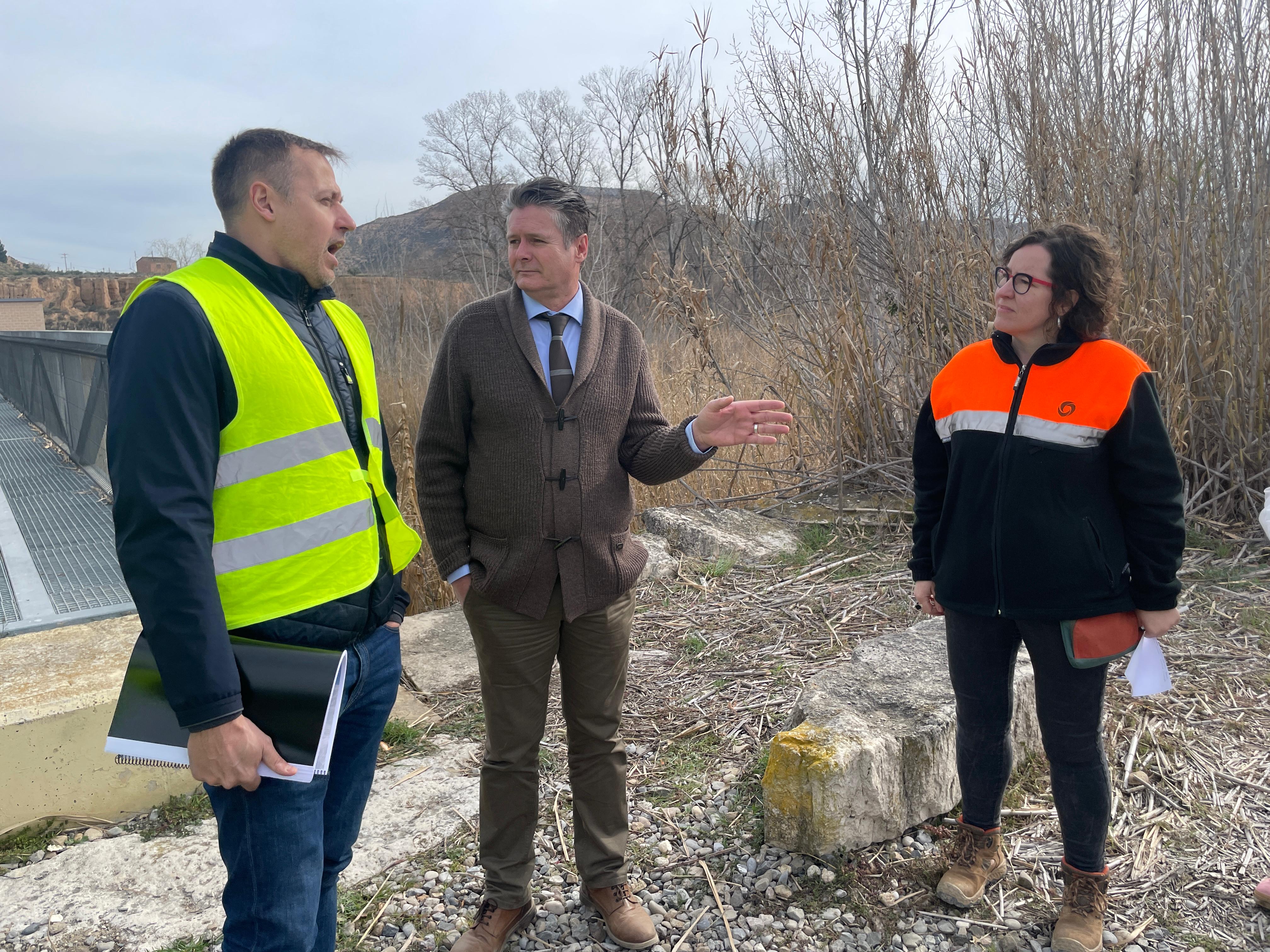 El alcalde de Fraga, Ignacio Gramún, conoce el proyecto Cinca Revive. 