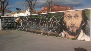 Así se encuentra, en El Rinconcillo, el homenaje de dos artistas a Paco de Lucía.