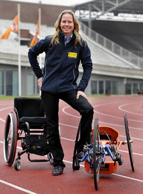 La atleta campeona paralímpica, que se encontraba paralizada de la cintura para abajo, ha conseguido un lugar en el equipo de ciclismo profesional de Holanda después de recuperar el uso de sus piernas.