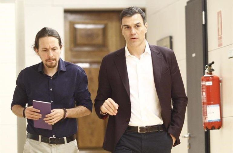 Foto de archivo de Pablo Iglesias y Pedro Sánchez. 
 