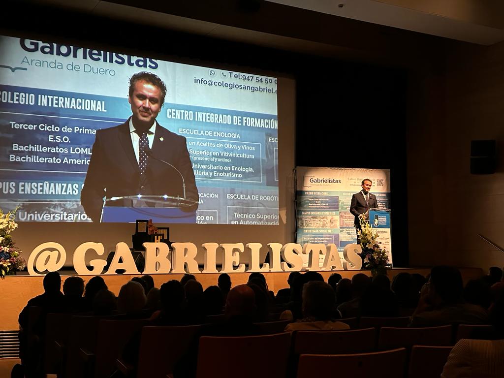 Enrique García da la bienvenida a los Premios Hermano Celestino 2023