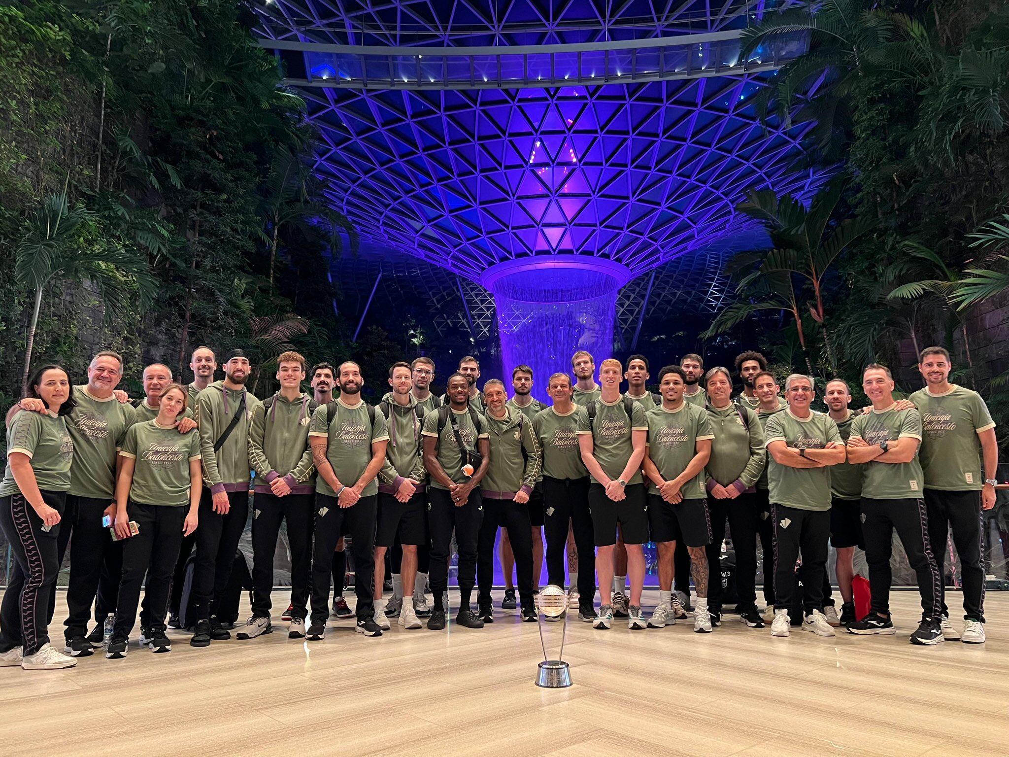 El Unicaja con el trofeo de la Copa Intercontinental regresó a Málaga