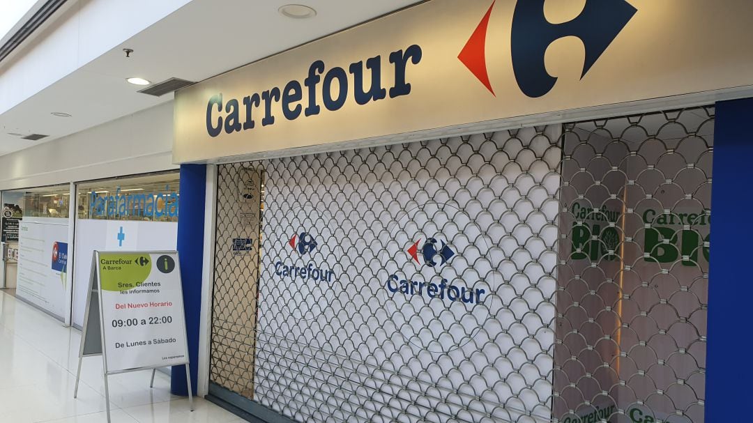 Hipermercado Carrefour en el Centro Comercial a Barca