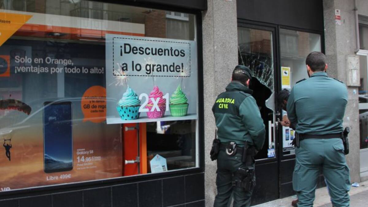 Intento de robo en una tienda de móviles en Cuéllar