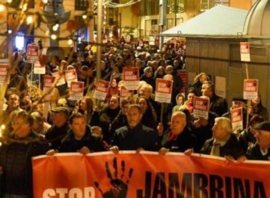 Manifestación contra las plantas de biogás