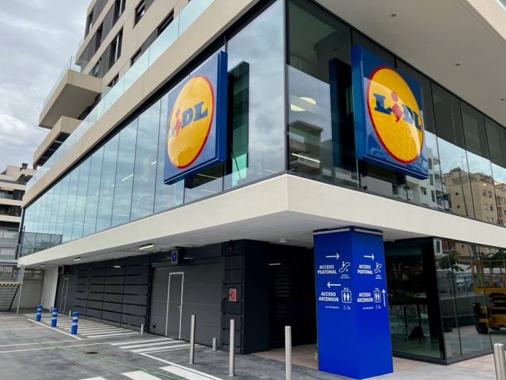 Imagen de la nueva tienda Lidl en el barrio de El Cónsul