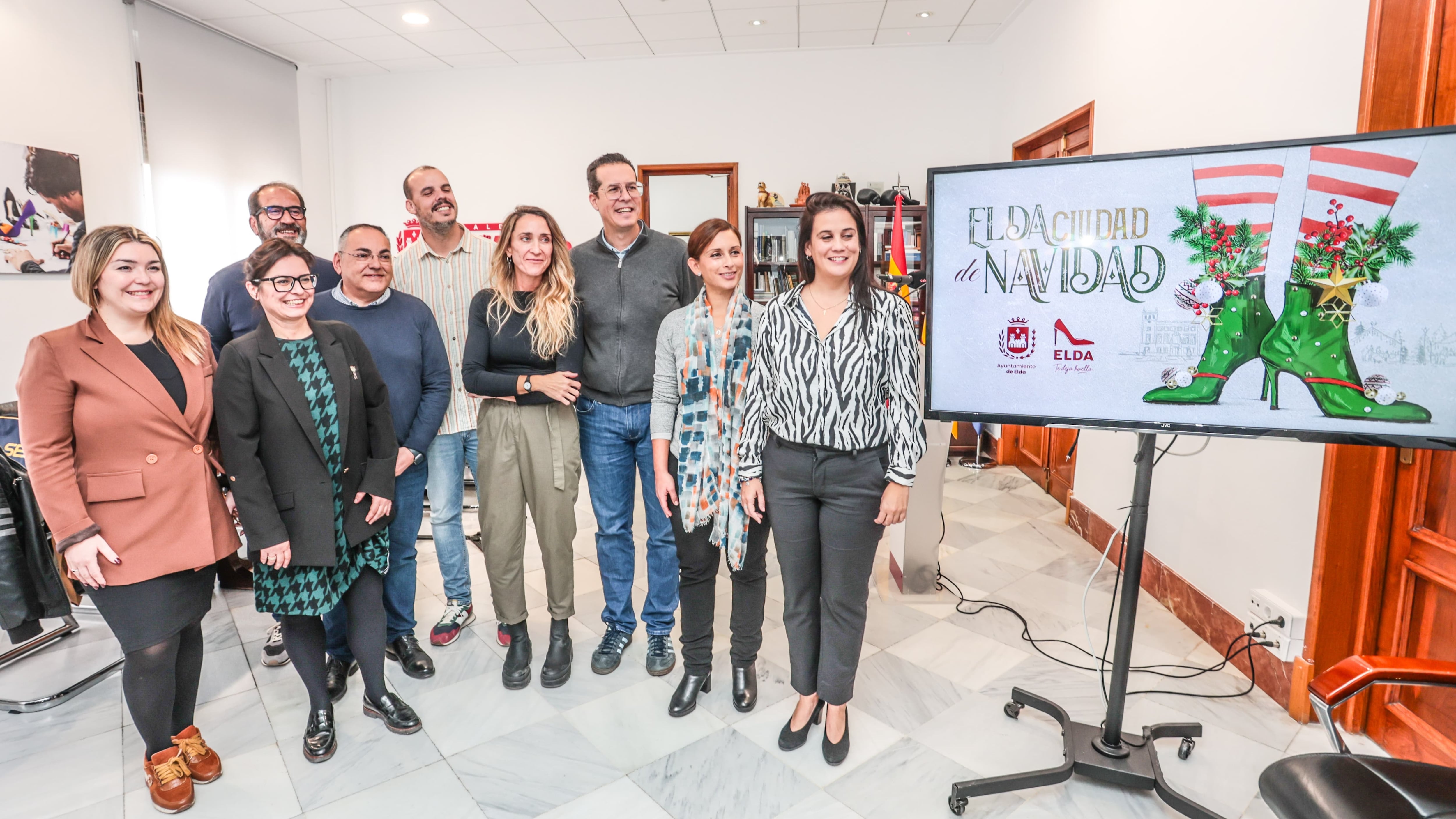 El alcalde de Elda, Rubén Alfaro, presenta la Navidad junto a los concejales implicados en las actividades programadas