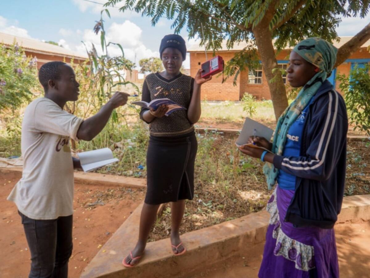 La escuela en la radio