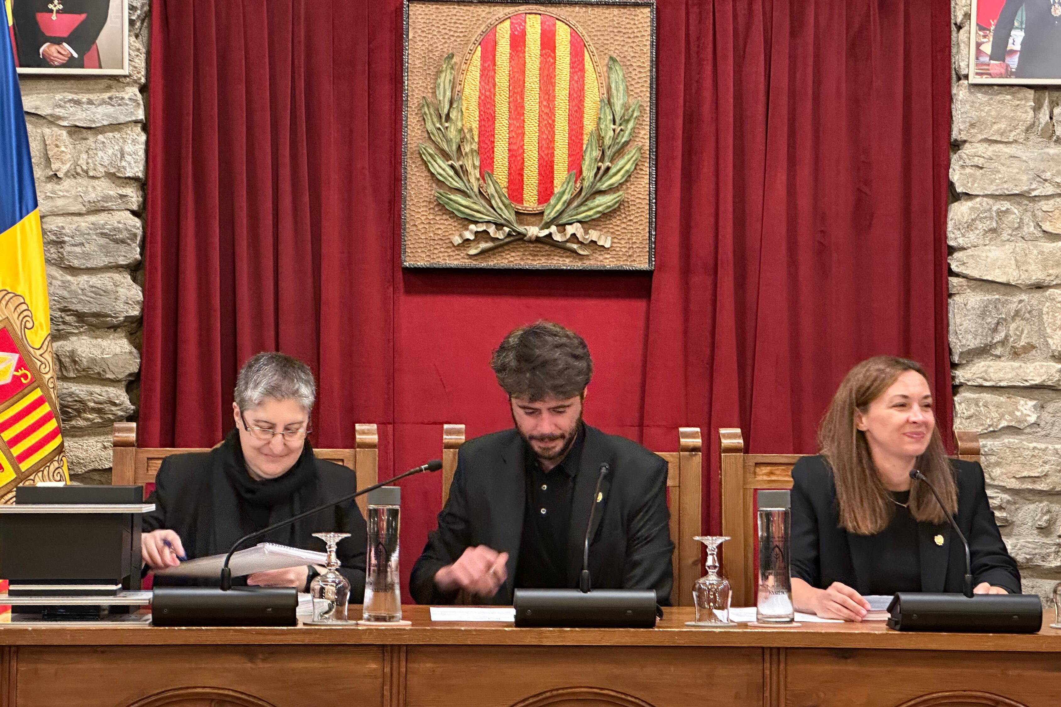 Els cònsols de Sant Julià durant la sessió de comú d'aquest dijous.