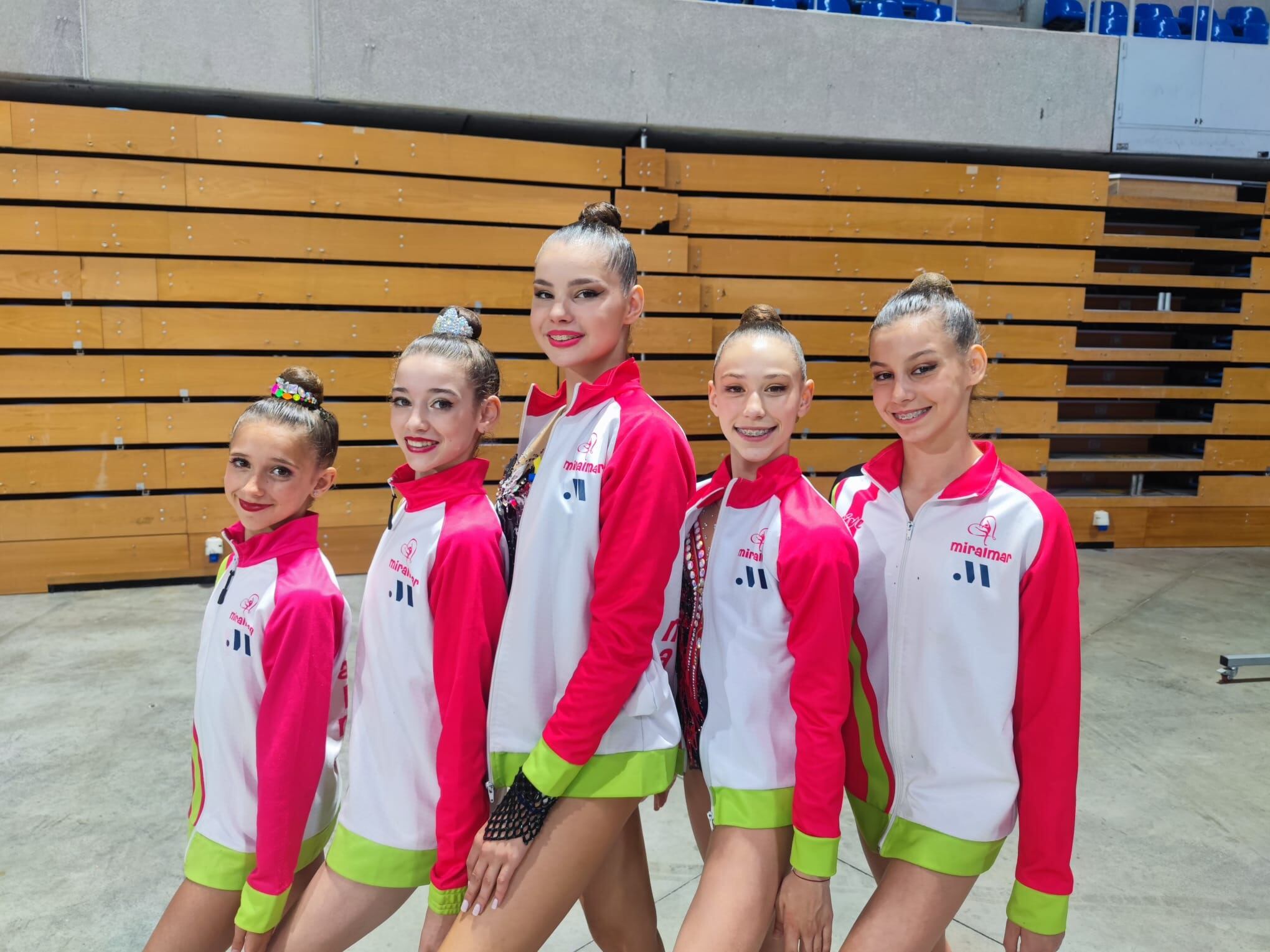 El equipo de gimnasia rítmica del Club Miralmar, que partició en la segunda fase de la Liga Iberdrola