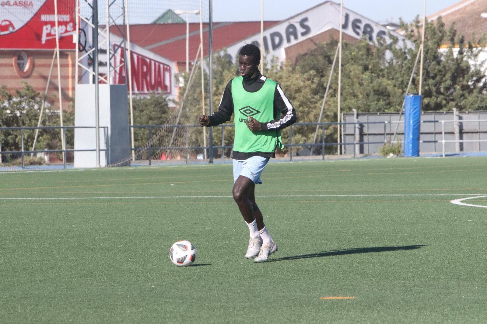 Cheikh ya entrena con el grupo