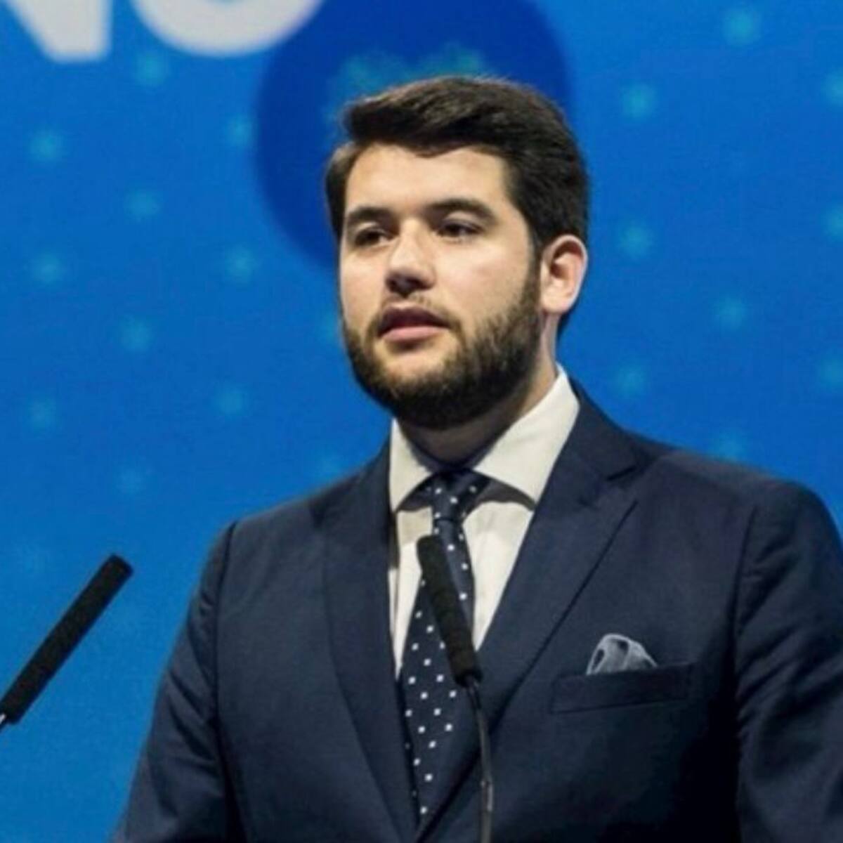 Dimite el secretario general de Nuevas Generaciones del PP, pide el voto para Vox y se da de baja como afiliado