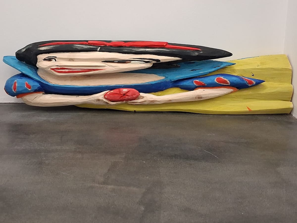 Una exposición en Usera utiliza personajes de Disney deformados para trolear al visitante