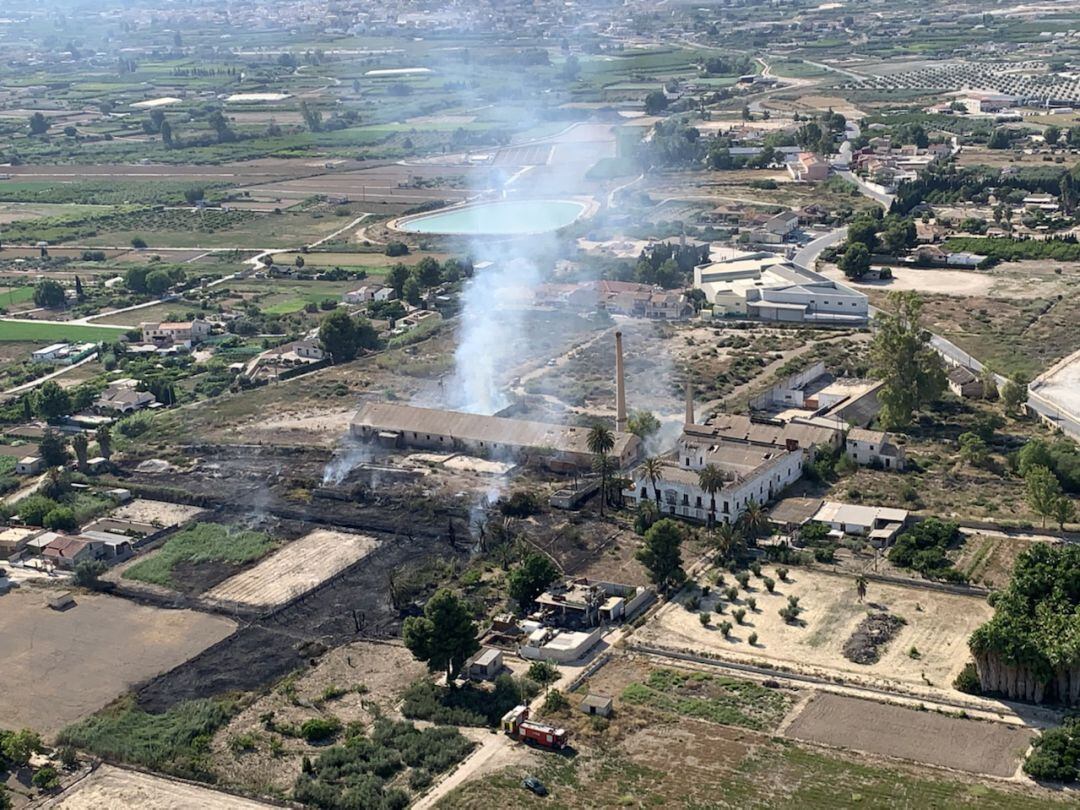 La zona del incendio desde el helicóptero de emergencias