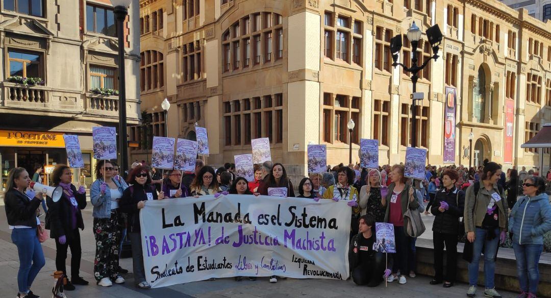 Algunas de las manifestantes en Gijón