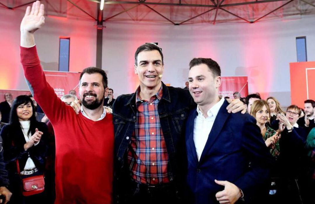 Javier Cendón junto a Pedro Sánchez y el secretario del PSOE de Castilla y León Luis Tudanca 