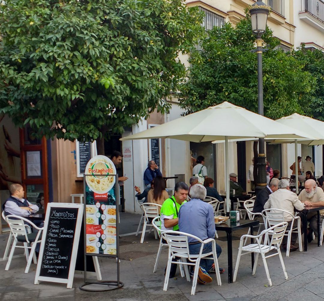 El sector servicios ha sido el más afectado por el aumento del paro en Jerez en agosto