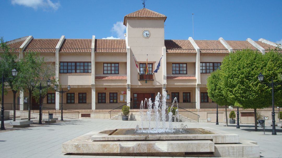 Plaza central de la localidad de Santa Cruz de Mudela 