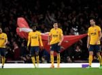 LDR01. LONDRES (REINO UNIDO), 26/04/2018.- Jugadores del Atlético Madrid hoy, jueves 26 de abril de 2018, durante el partido de ida de la semifinal de la Liga Europa de la UEFA que enfrenta al Arsenal FC con el Atlético Madrid, en el estadio Emirates de la ciudad de Londres (Reino Unido). EFE/Andy Rain