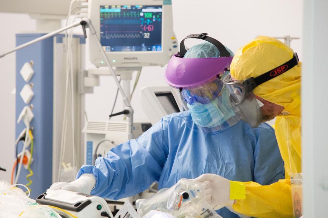 El Consejo de Gobierno regional ha tratado en su reunión de esta semana la toma en consideración de 32 contratos de emergencia para la adquisición de suministros 