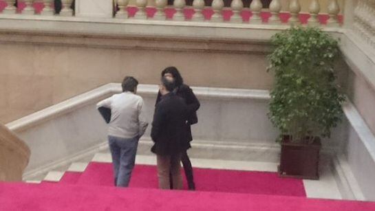 Per primer cop la CUP participa a la reunió de grup de 'Junts pel sí'. Turull, Rovira i Serra han xerrat després.