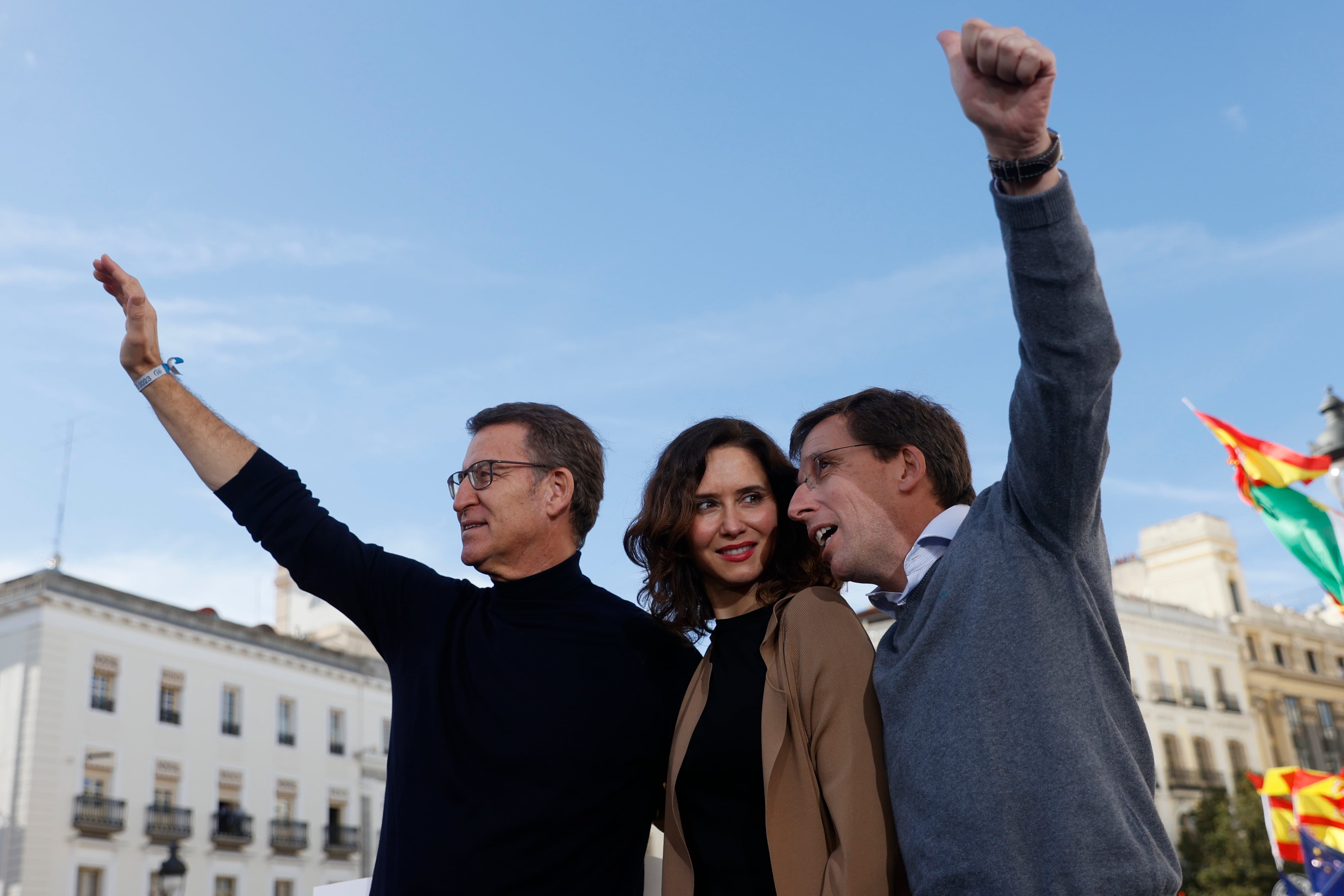 El alcalde de Madrid José Luis Martínez-Almeida, el líder del PP Alberto Núñez-Feijóo y la presidenta de la Comunidad de Madrid, Isabel Díaz Ayuso. EFE