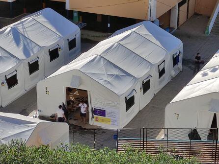 Campamento de acogida del Colegio León
