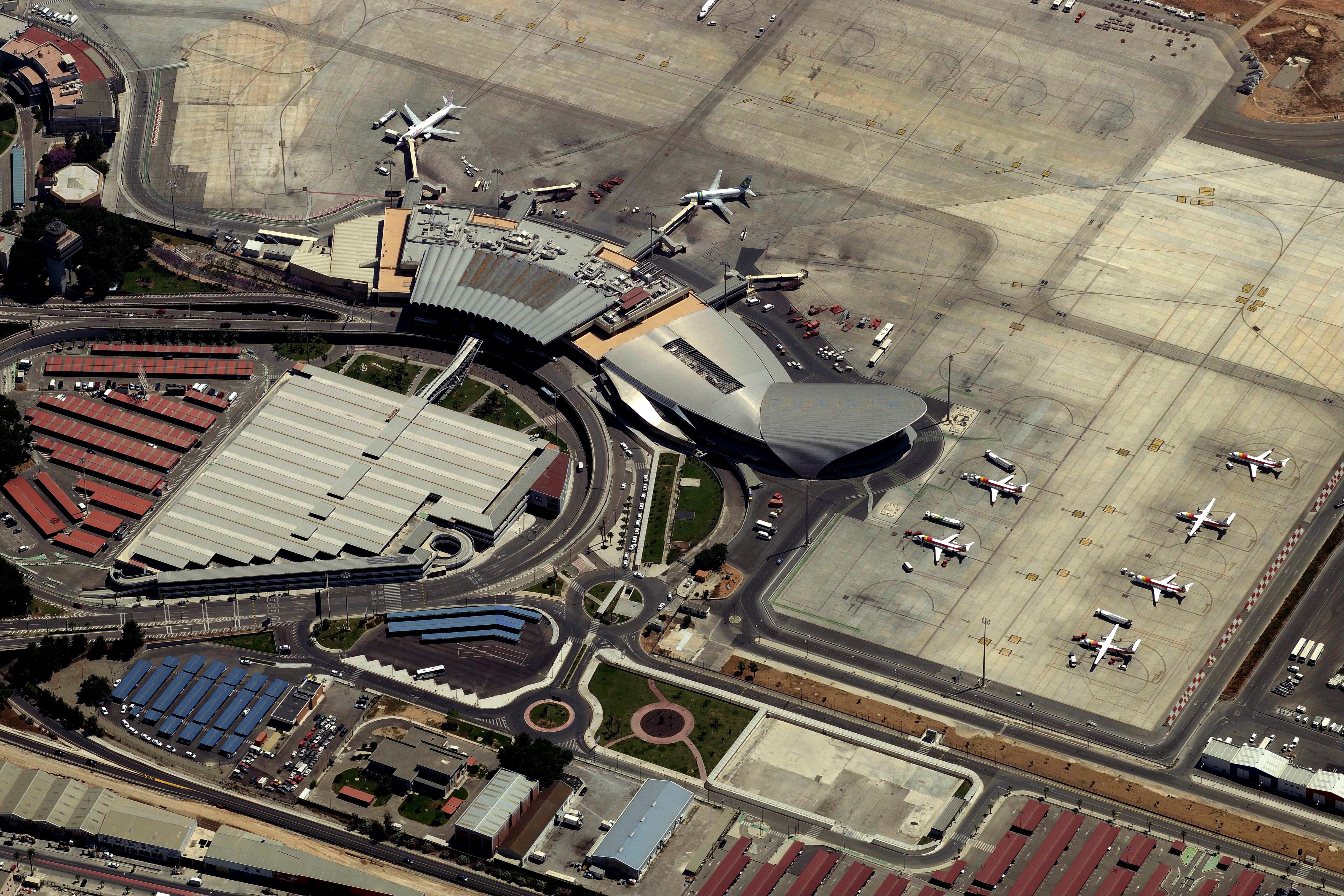 Vista aérea del aeropuerto de València, en Manises.