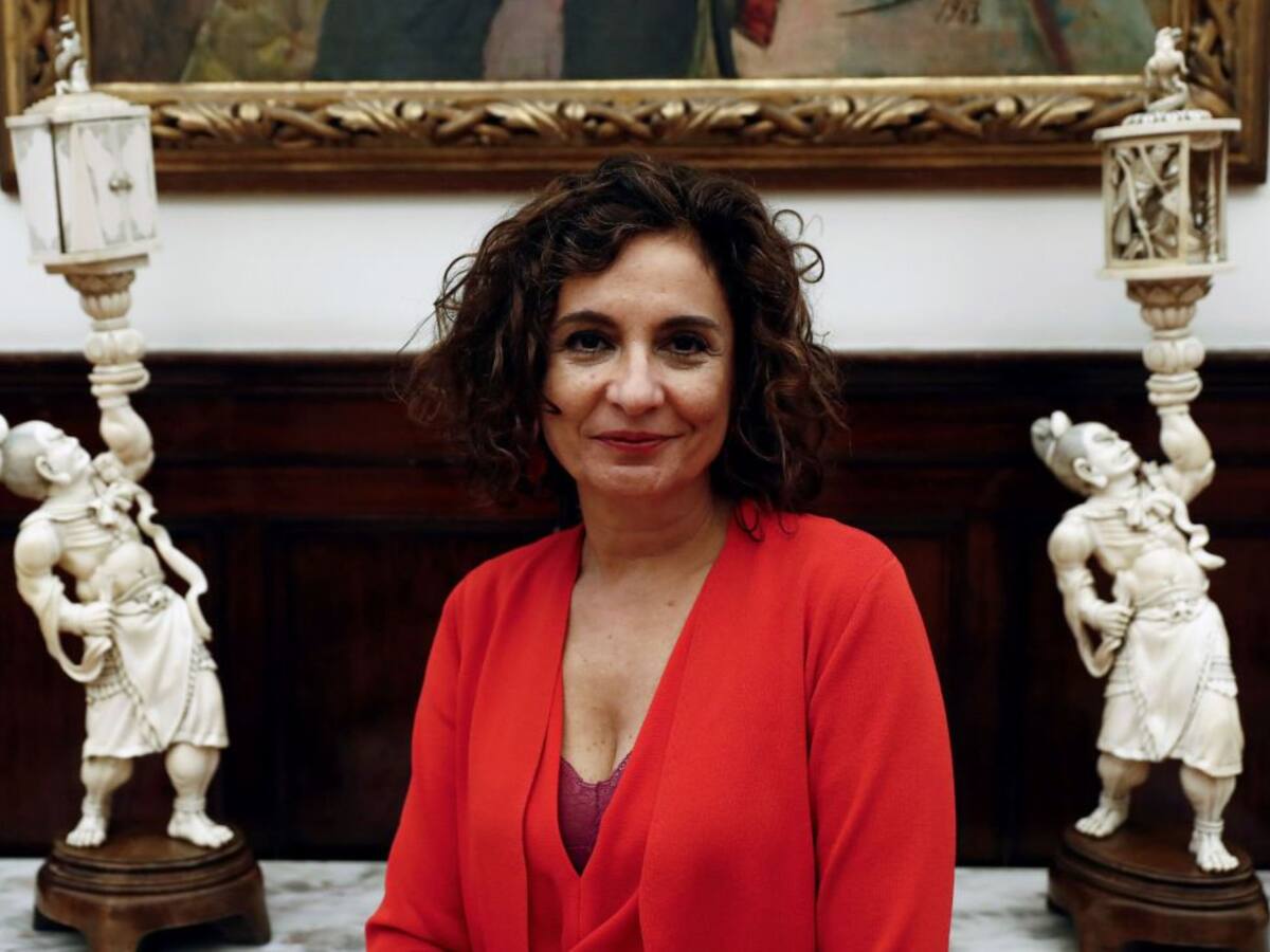 Montero explica por qué no comunicó al resto de partidos la decisión de Casa Real