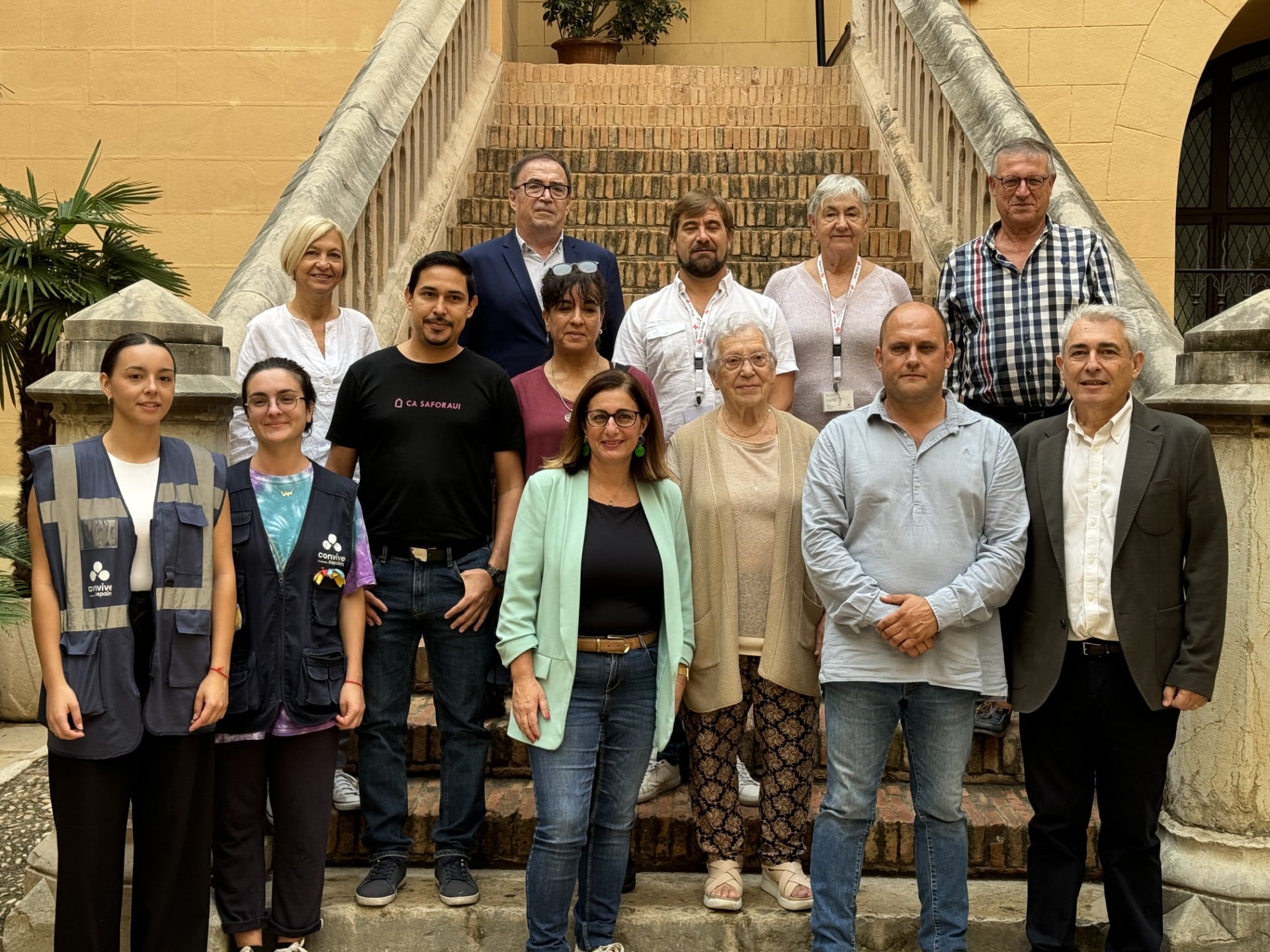 Foto de familia de Cáritas Gandia