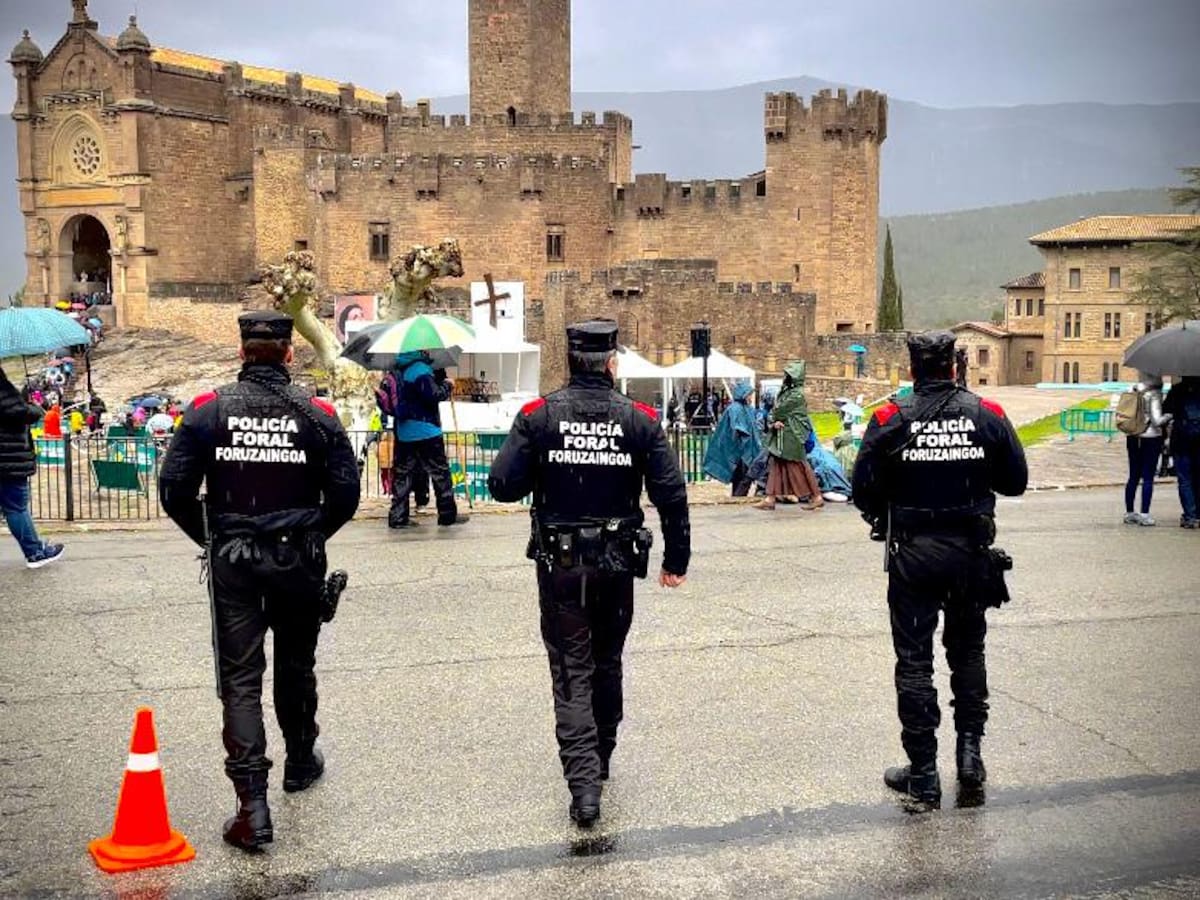 Mil agentes de Policía Foral y Guardia Civil vigilan la Javierada que ya ha arrancado en la Ribera