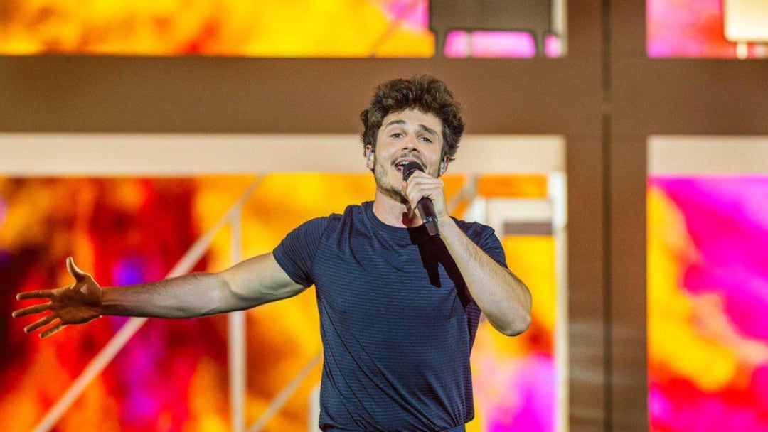 Miki interpretando &#039;La venda&#039; en Eurovisión 2019