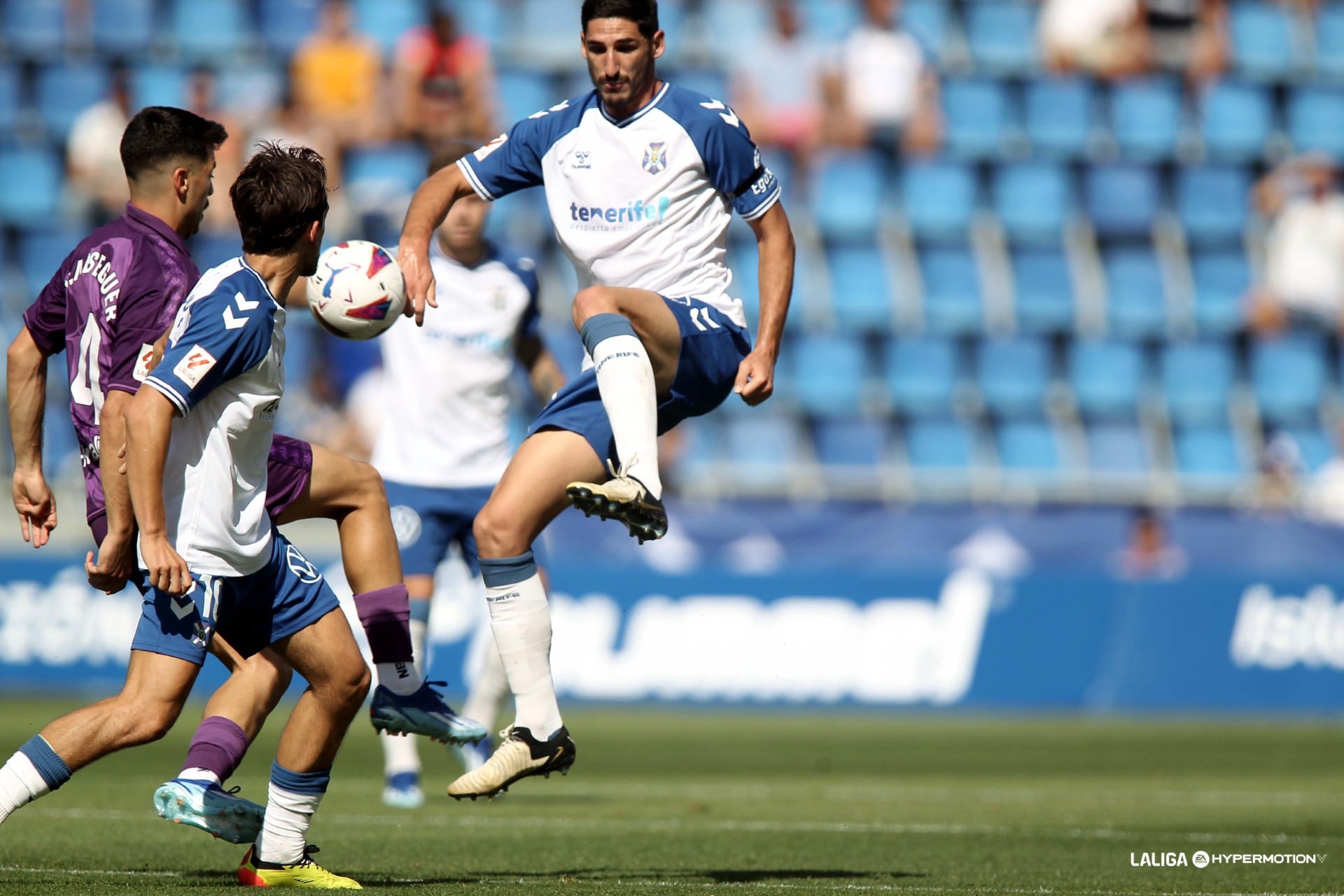 Yan Bodiger fue titular en el último partido de la temporada.