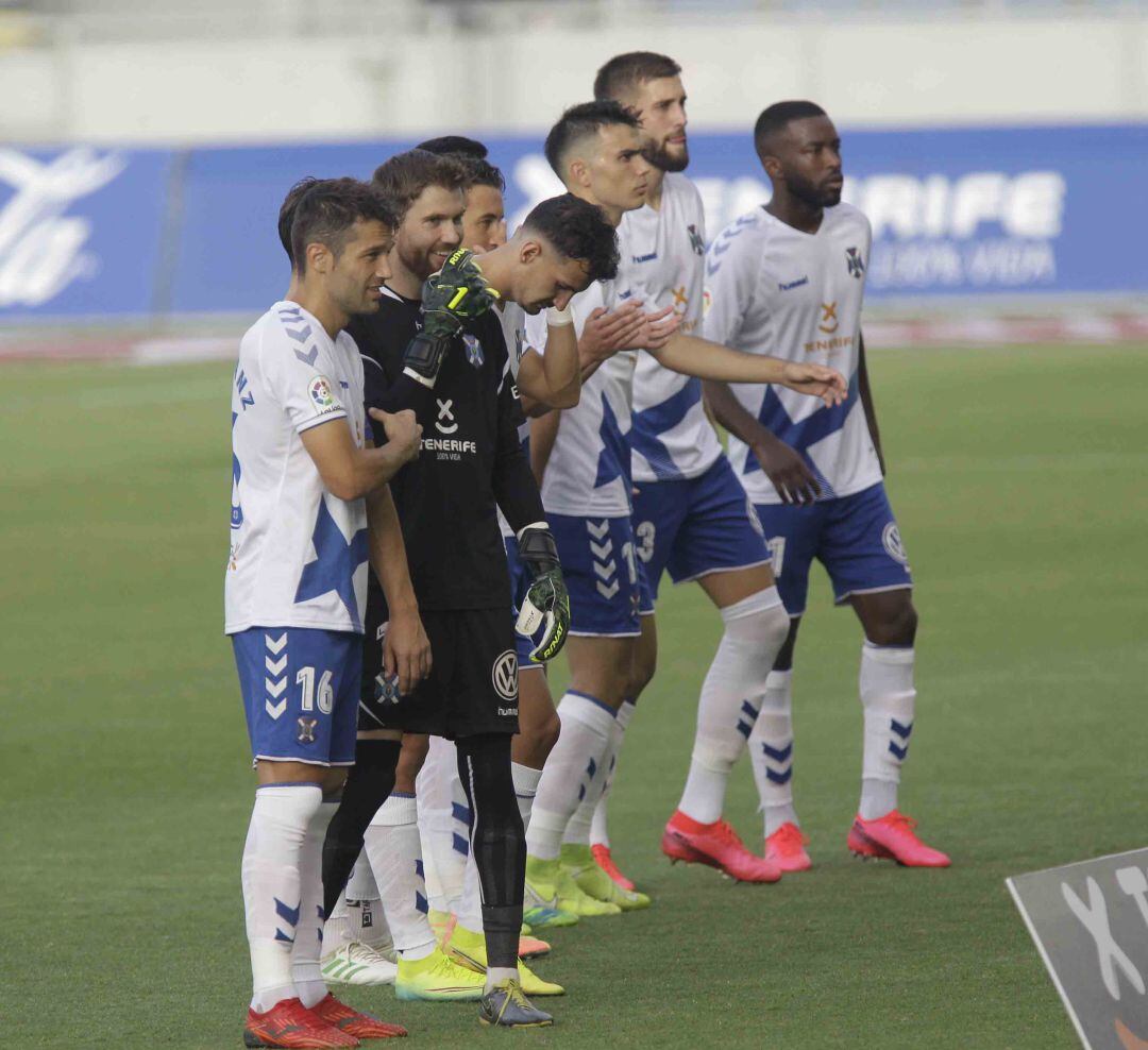 Los jugadores del Tenerife, antes de empezar el partido.