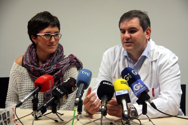 Núria Rodríguez i l'oncòleg que l'ha tractat, Joaquim Bosch