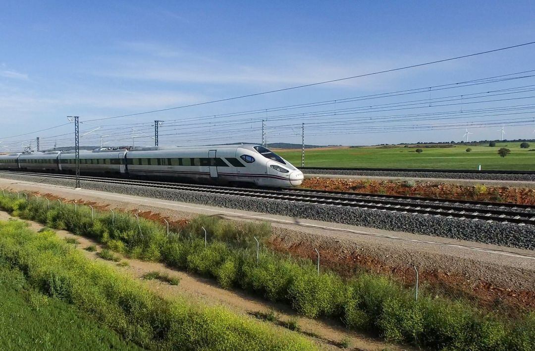 Personal de Renfe y Adif convoca una huelga para este miércoles en Galicia por un servicio 'público y de calidad'