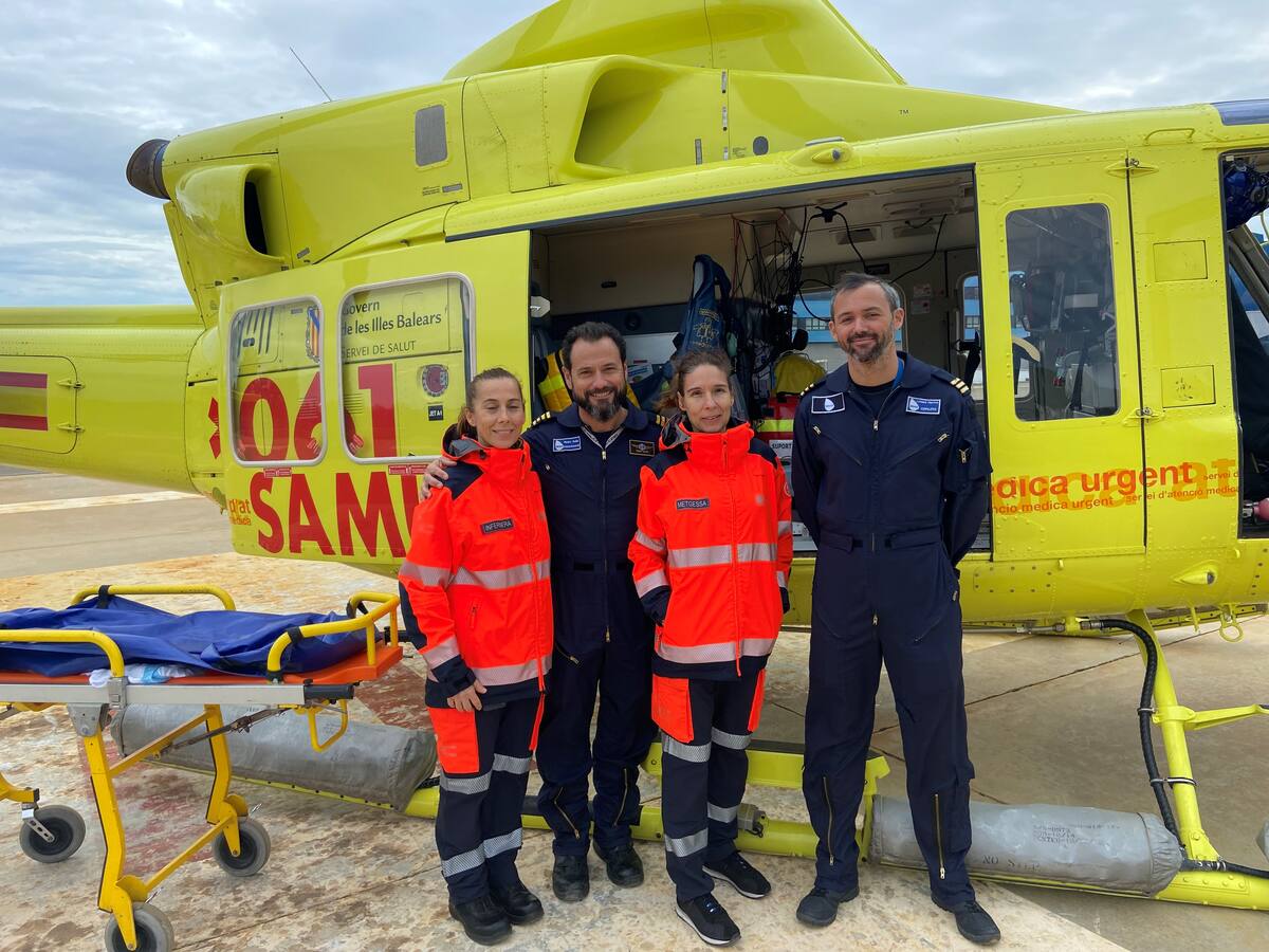 Siete minutos para salvar una vida: así son los traslados sanitarios del helicóptero del 061 en Ibiza