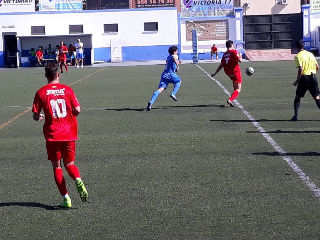 Imagen del partido disputado este domingo en el Fernández Marchán