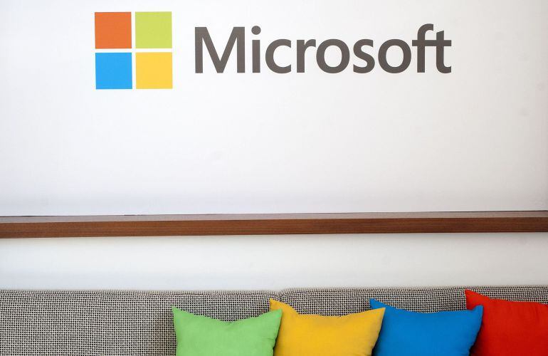 El logotipo de Microsoft en sus oficinas de San Francisco