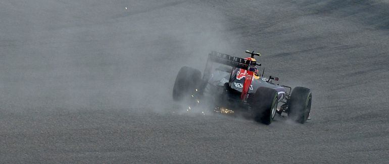 Kvyat durante el primer entrenamiento en Austin en el que estuvieron presentes las lluvias