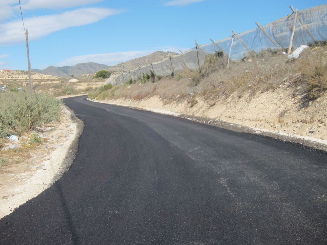 Novelda seguirá asfaltado caminos rurales