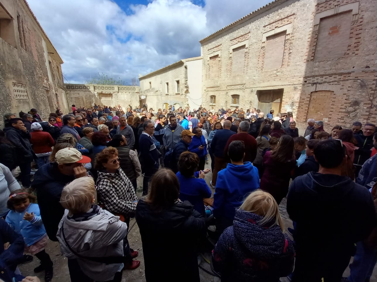 Una gran cantidad de personas visitaron por primera vez la Torre dels Pares durante la campaña de visitas de Pascua.