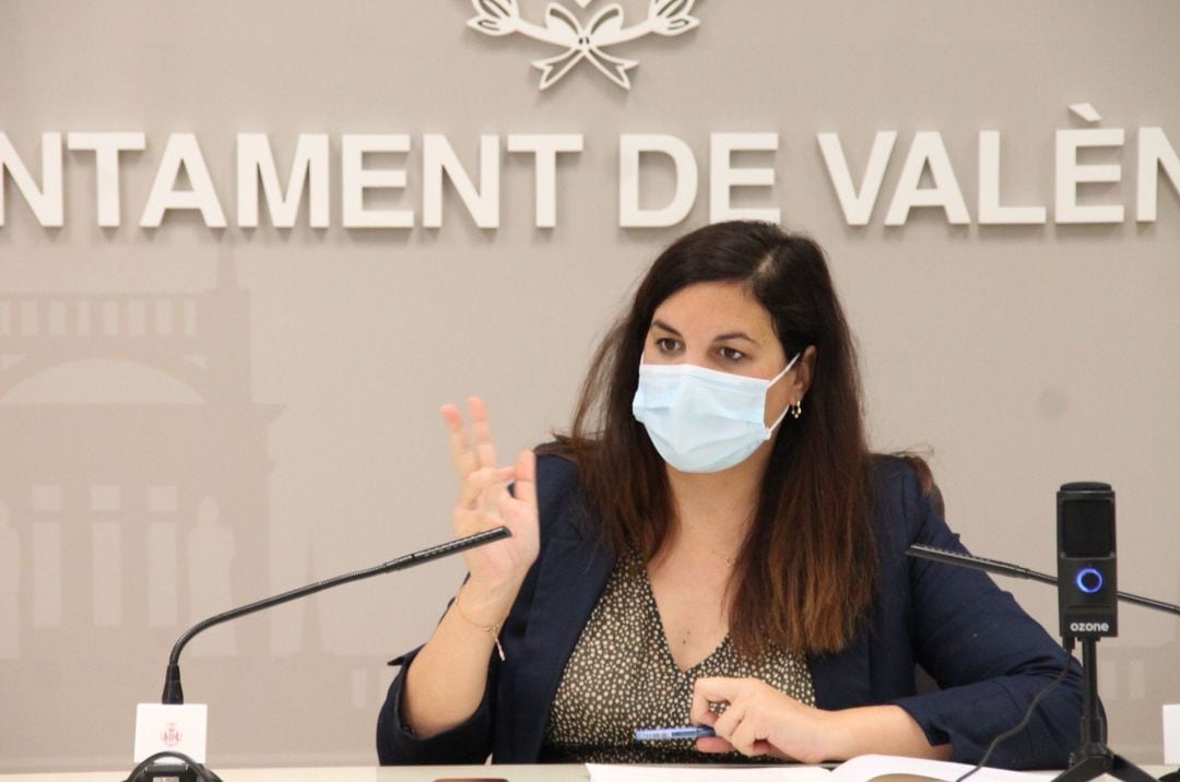 La vicealcaldesa de València y edil de Desarrollo Urbano, Sandra Gómez, en la rueda de prensa.