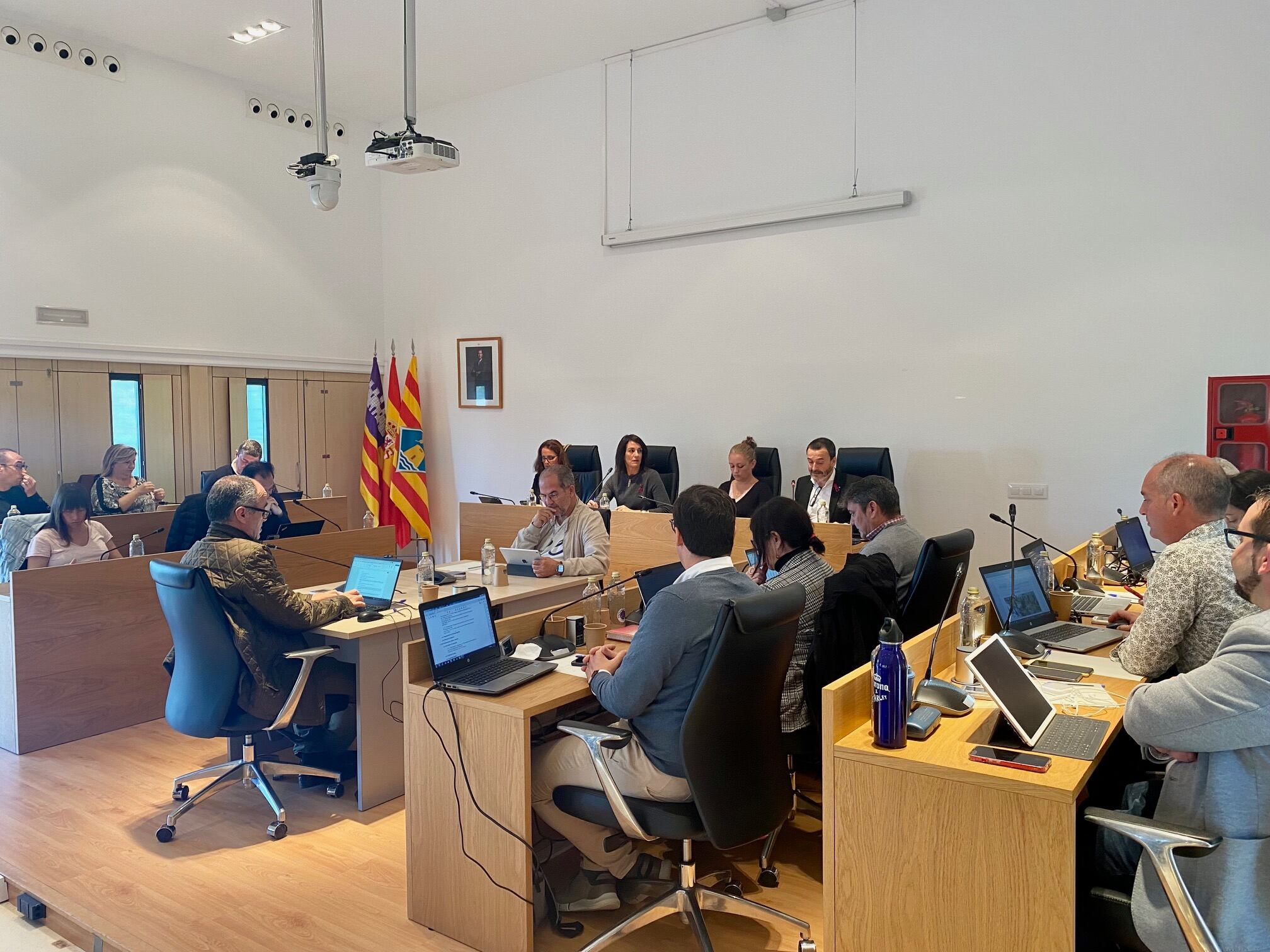 Un momento durante el pleno