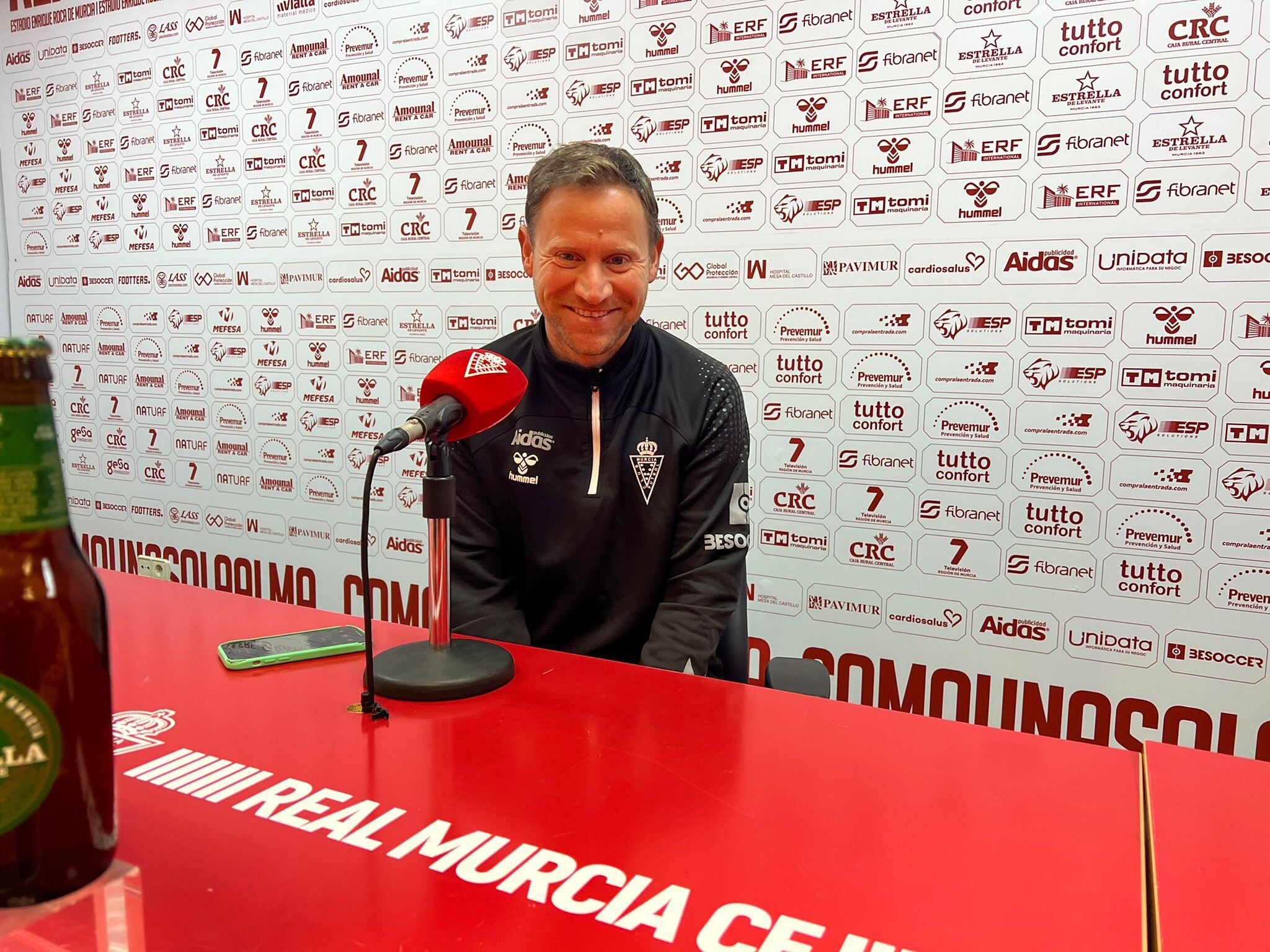 Mario Simón en la rueda de prensa previa entre el Real Murcia y el Socuélllamos