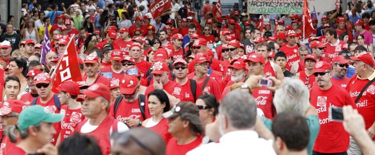 Los afectados por el ERE de Coca-Cola, durante una manifestación en el centro de Madrid.