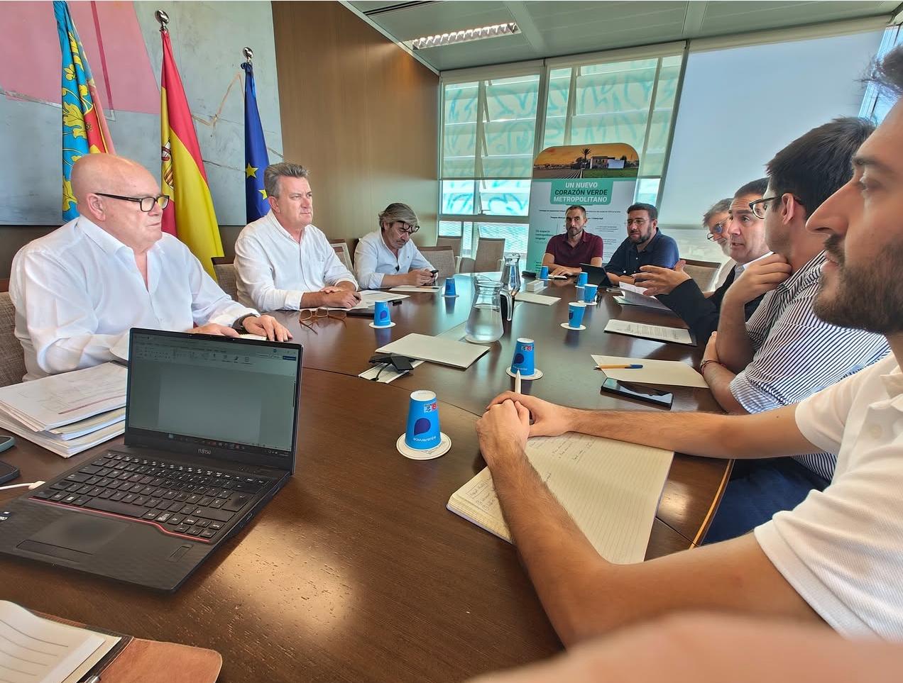 Un momento de la reunión celebrada este jueves en la Conselleria de Medio Ambiente, Infraestructuras y Territorio.