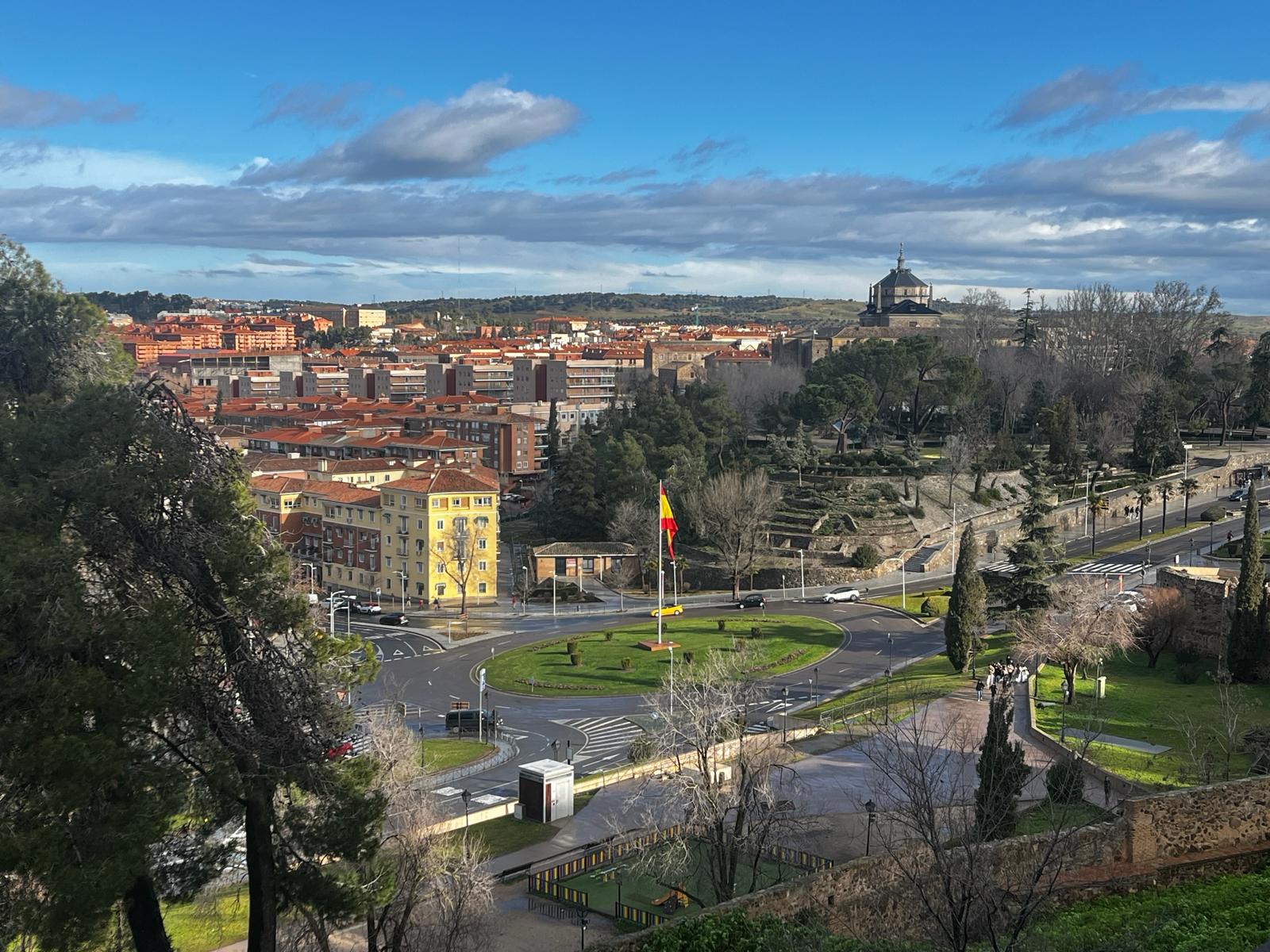 Imagen de archivo de Toledo, desde las escaleras mecánicas del remonte de Recadero