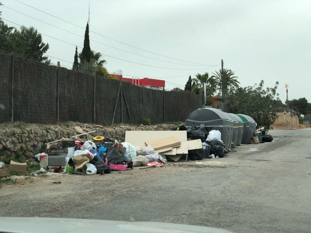 Una zona de recogida de resiudos en Sant Antoni